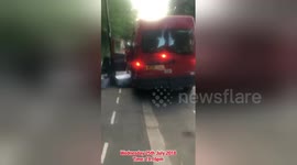 Newsflare Edit - Local man confronts illegal fly-tippers dumping on residential street