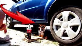 Hydraulic jack put to the ultimate endurance test