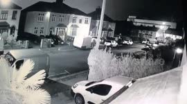 Family catch thieves breaking into three vans in one night on CCTV