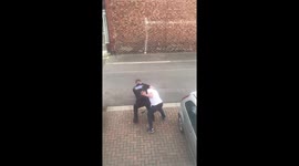 Policeman's attempts at arrest end in shocking street brawl