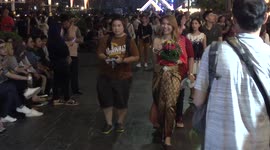 Thai people flock to the water during 'Festival of Lights'