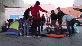 Honduras migrants set up camp near US-Mexico border