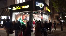 'Last queue' snakes out of door on Black Friday in London