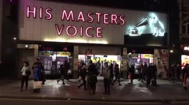 Newsflare Edit - Black Friday 2018 HMV Oxford Street At 8pm
