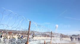 Bombas y humo para migrantes Caravana Migrante Tijuana