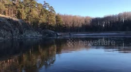 Walking on water, singing ice, skating on thin ice i Sweden.