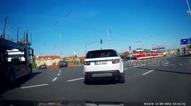 Car Crash - Seat Leon vs Police Skoda Octavia