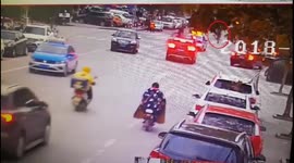 Police officer chases runaway suspect on foot for whole kilometre after he breaks free
