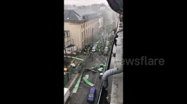 'Yellow vests' protesters attack police car in Paris