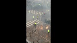 Yellow vest protesters attack cameramen on Paris' Arc de Triomphe