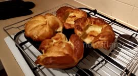 Mesmerising time-lapse footage shows Yorkshire puddings rising in the oven
