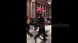 'Bank junction has fallen!' Cabbies demonstrate in Central London