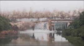 Impressive video captures demolition of colonial-era bridge in India
