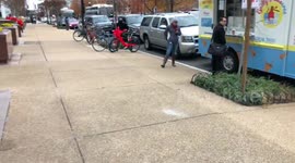 Guilty Pleasures Ice Cream Truck on Capitol Hill (1 of 3)