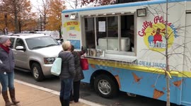 Guilty Pleasures Ice Cream Truck on Capitol Hill (2 of 3)