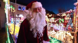 A real-life Santa decked out his home in 3,000 Christmas lights