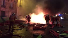 Paris vehicles burning during the night riots of the yellow vests