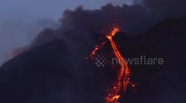 Stunning footage shows new volcanic eruption from Mount Etna's crater