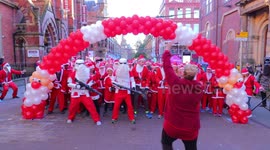 1000s turn out for the annual Santa Dash in Leeds