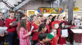 Feliz Navidad Pointe Claire Plaza Carollers Dec 1 2018