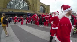 Santa Battles At Santacon