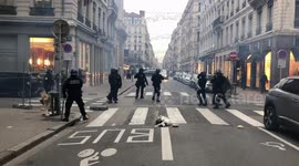 Police fire tear gas at 'yellow vest' protesters in Lyon