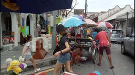 Crowds at Penang Street Art