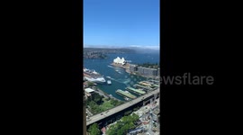 Fog engulfs Sydney Harbour in timelapse. 12 Dec 2018.