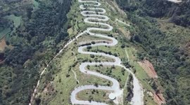 Spectacular footage shows winding mountain road with 68 turns in China