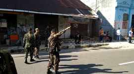 Indonesian soldiers showed their ability to play dragon dance from China from a tornado style