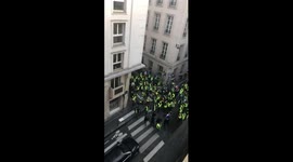 One of several videos of the protests in Paris on 12/22/2018