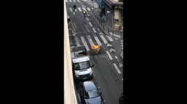 Yellow vests light fire in middle of street in Paris' 2nd arrondissement