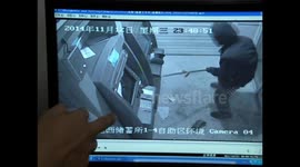 Man destroys ATM and resists arrest in China