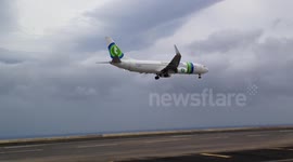 Aborted landing in strong winds at Madeira Airport, Portugal