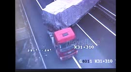 Truck driver performs amusing illegal U-turn on highway in China