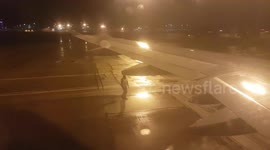 'My plane was stuck on the tarmac for 3 hours'