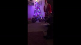 Chihuahua puppies attack Santa