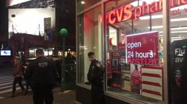 Manhattan: NYPD responds to report of knifepoint robbery at CVS pharmacy