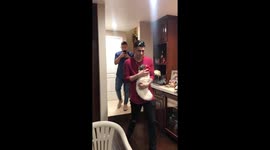 So my cousin recently lost her dog, Kobe, of 11 years... so my cousin’s boyfriend decided to surprise her with a new puppy for Christmas, pls watch, this video will definitely warm your heart up