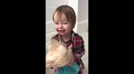 Baby sings “Let it go”
