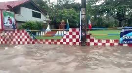 Flood in #bophut #KohSamui #pabuk https://t.co/6gLPFmC162