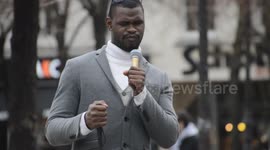 Blind singer Kessy (Kasey Mac Quean Ribe) spotted in Paris, Fontaine des Innocents, place Joachim du Bellay. 8 Jan 2019