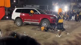 Terrifying moment Sikhs do martial arts by driving Pajero car over a man  in India.