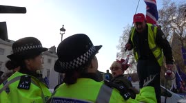 Moment Yellow Vest protester James Goddard tells Met Police officer: 'I don't take orders from foreigners'