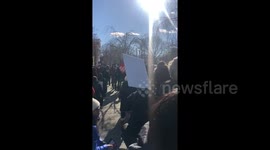 Protesters march to White House to demand an end to government shutdown
