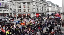 Hundreds gather in London for 'yellow vest' inspired march calling for general election