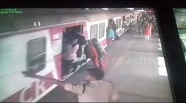 Two women escape unhurt after failing to board moving train in Mumbai railway station