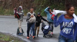 More Honduran families hitch-hike their way through Guatemala in hope of reaching US border