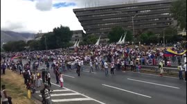 Protests continue in Venezuela against Maduro government
