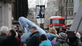 Anti-whaling activitists march to Japanese embassy in London